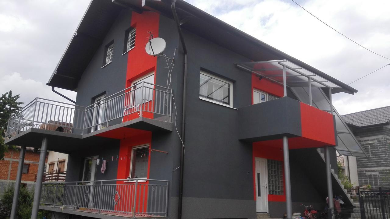 Apartman Nadija ヤイツェ エクステリア 写真